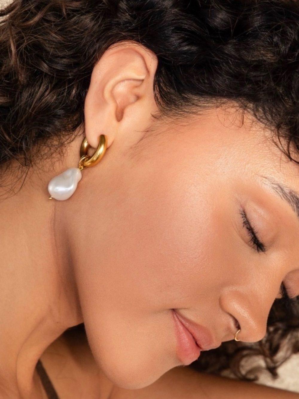 Gold Hoop Earrings with Irregular Pearl Drop Chic Statement Jewelry - Picture 3 of 10